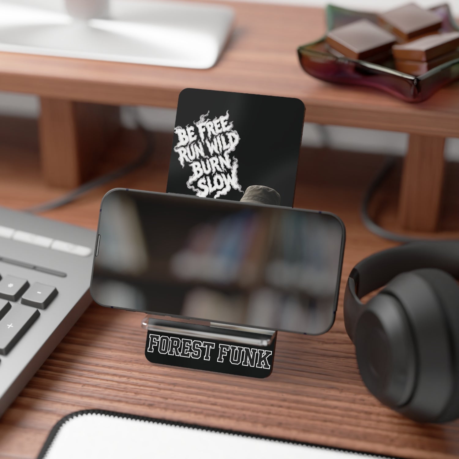 B.R.B. –  Blazed Mobile Stand